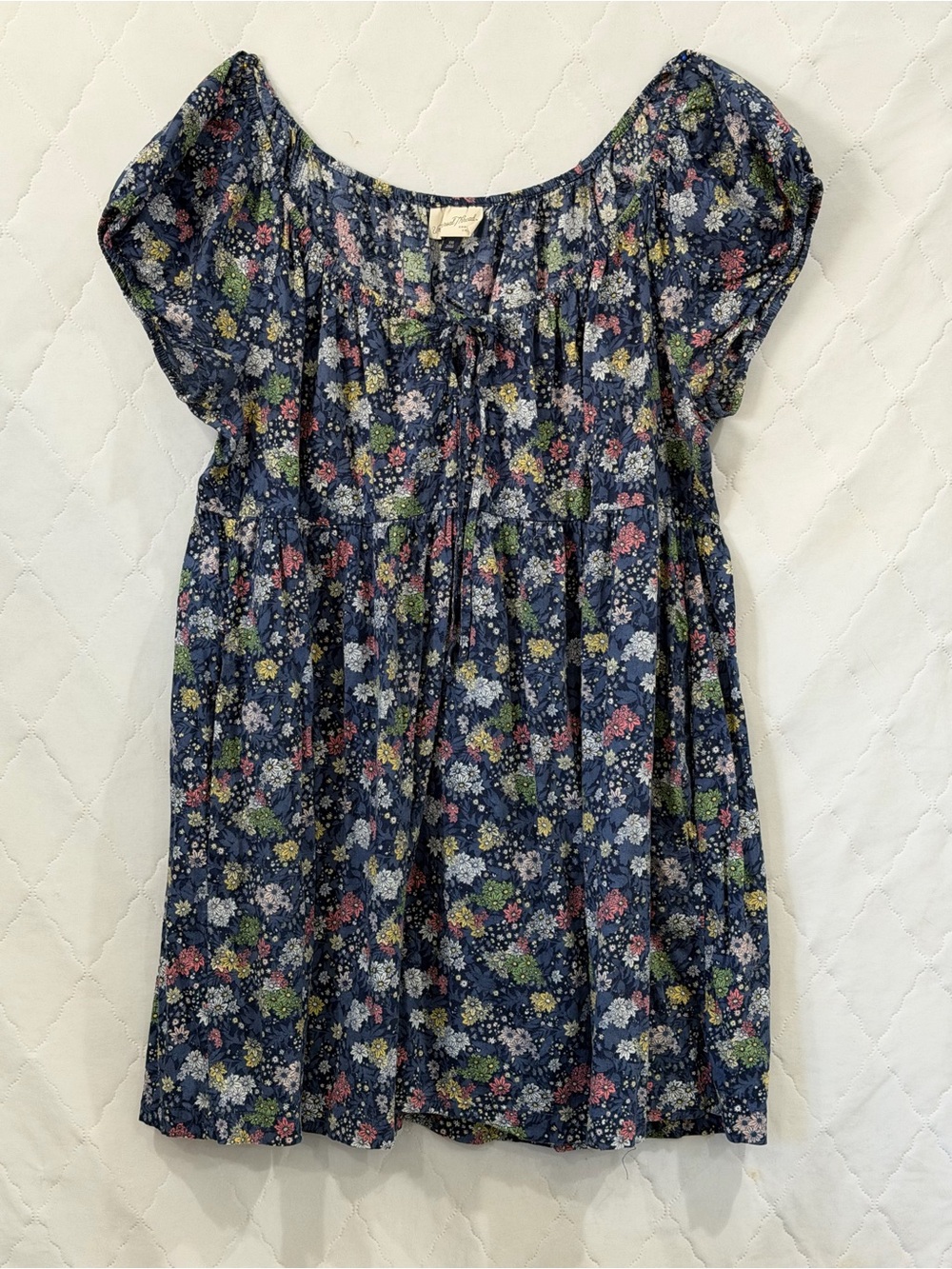 Universal Threads Navy Floral Short Sleeve mini Dress